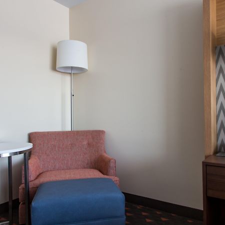 Holiday Inn Hotel & Suites - Mount Pleasant By Ihg Ngoại thất bức ảnh