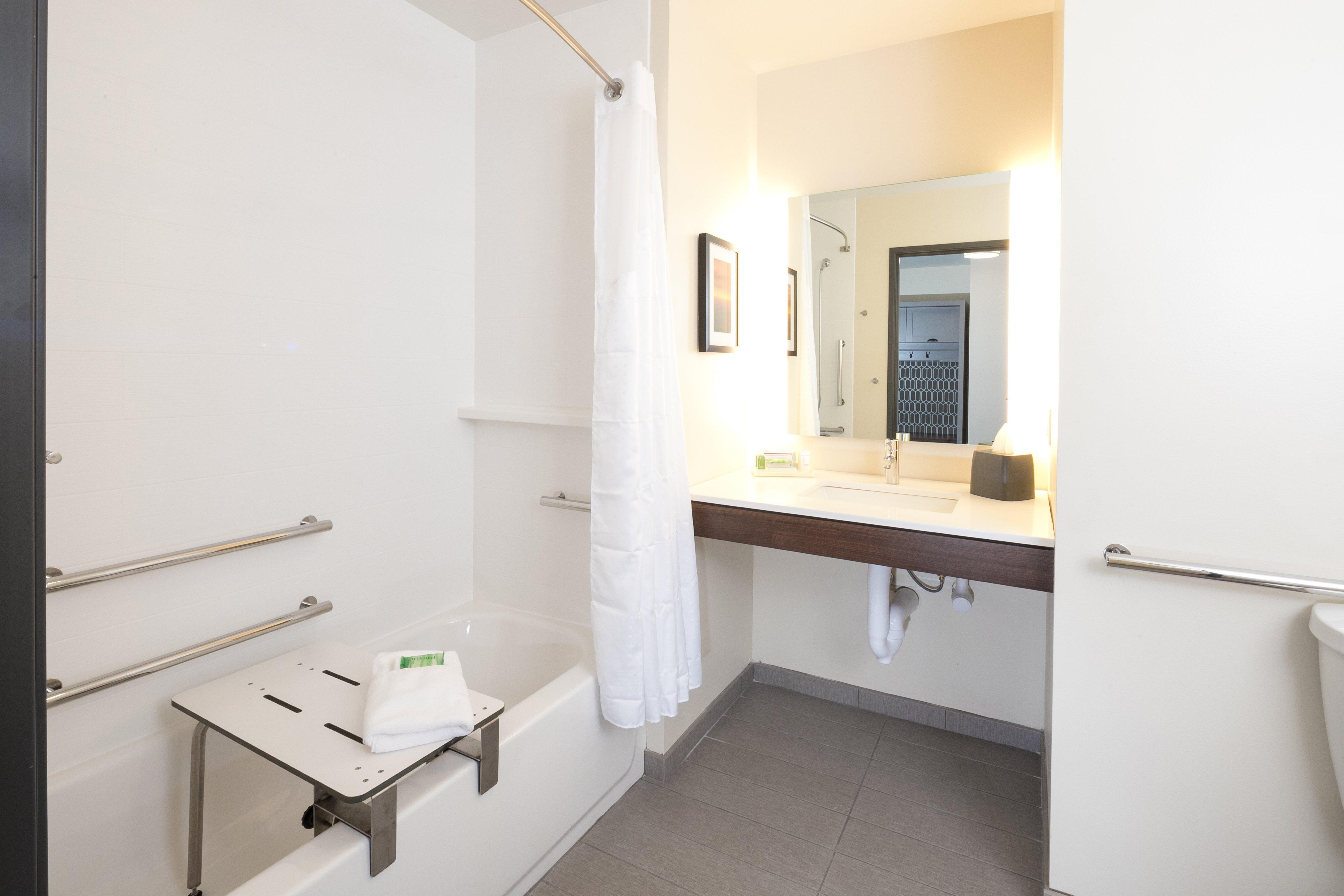 Holiday Inn Hotel & Suites - Mount Pleasant By Ihg Ngoại thất bức ảnh
