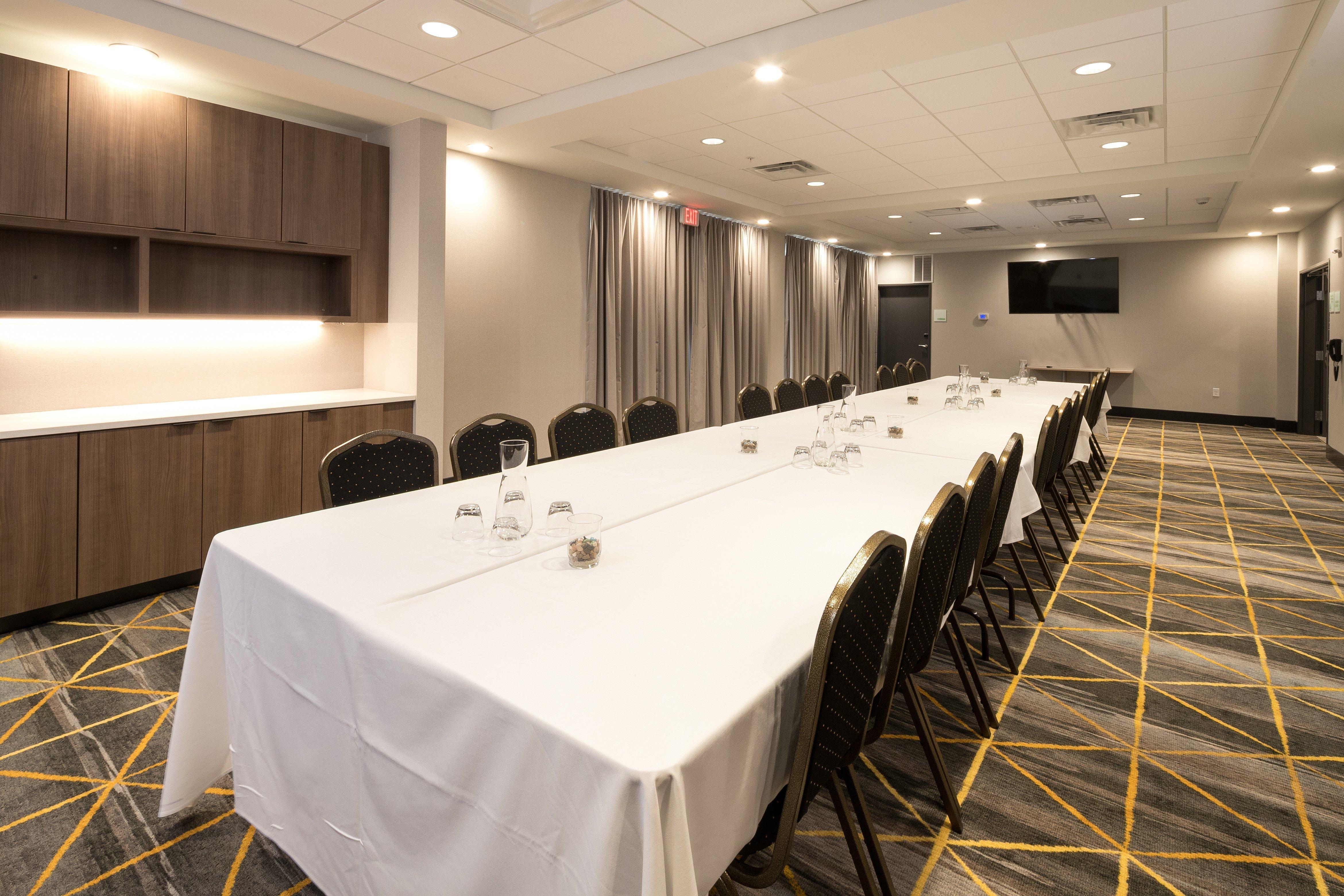 Holiday Inn Hotel & Suites - Mount Pleasant By Ihg Ngoại thất bức ảnh