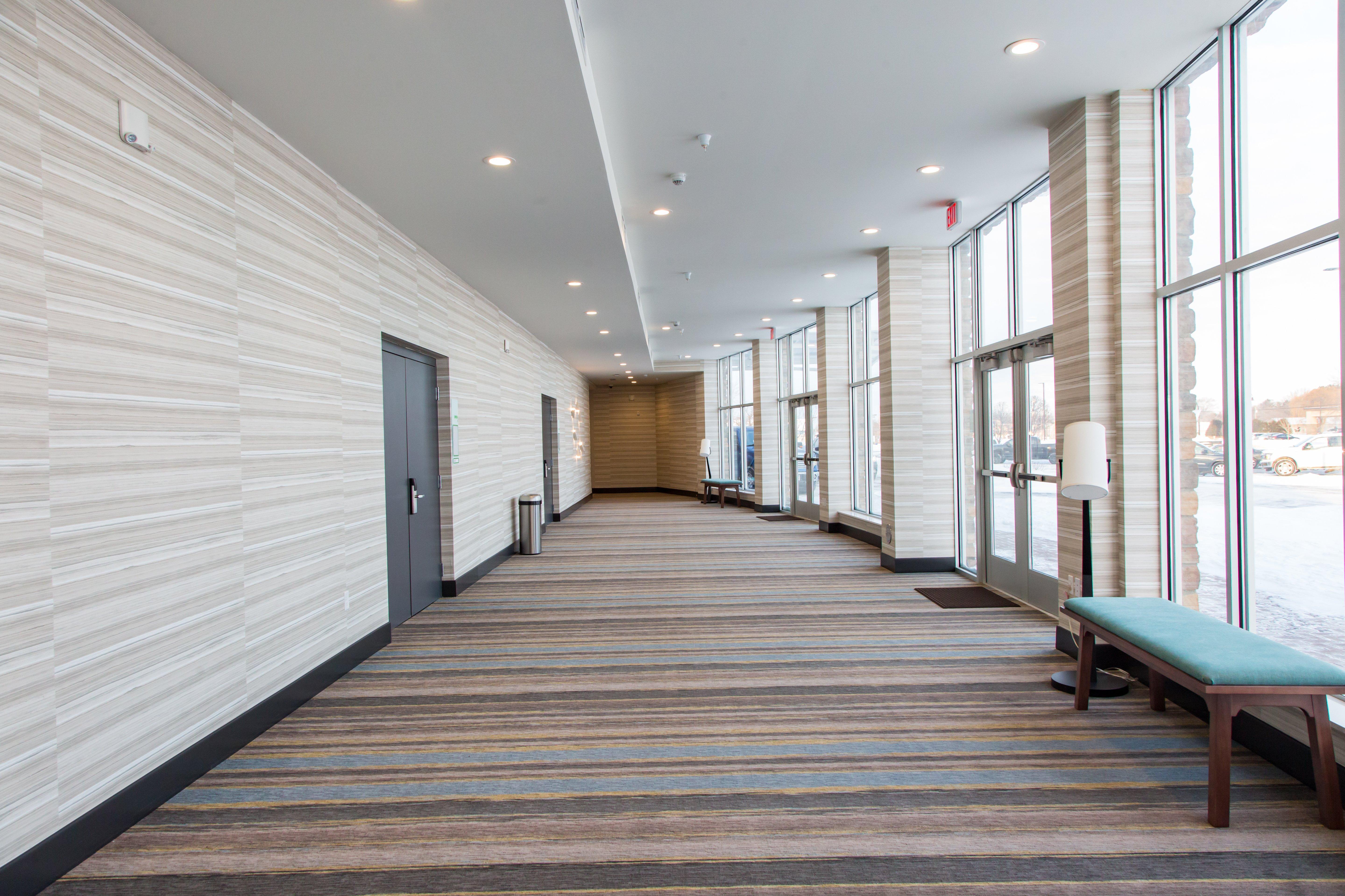 Holiday Inn Hotel & Suites - Mount Pleasant By Ihg Ngoại thất bức ảnh