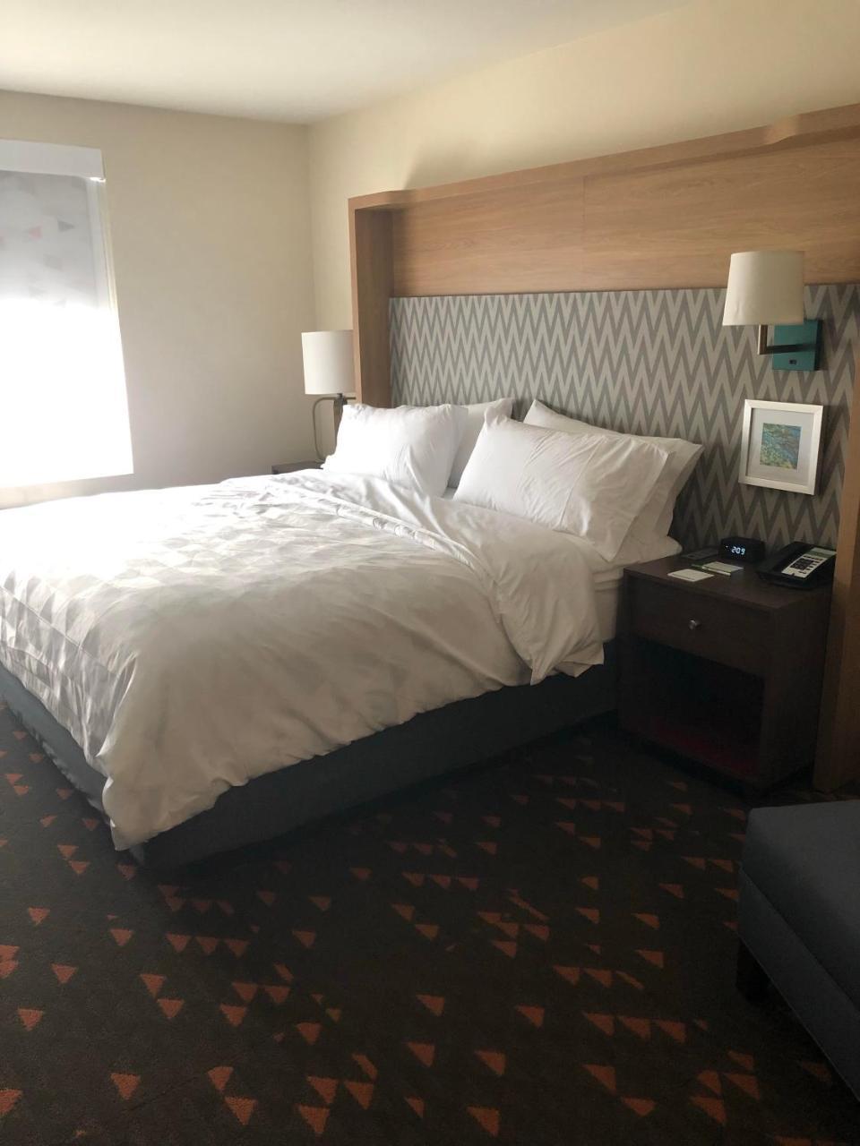 Holiday Inn Hotel & Suites - Mount Pleasant By Ihg Ngoại thất bức ảnh